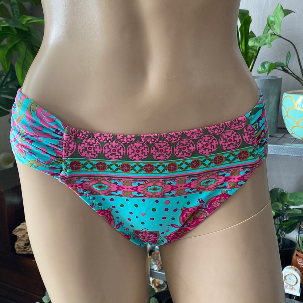 BECCA‎ swimsuit (LR2)